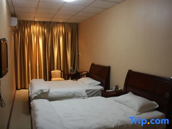 Longyan Wuzhou Hotel - Image 1