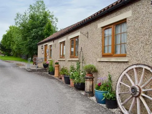 2 bedroom accommodation in Ebberston, near Scarborough - Image 1