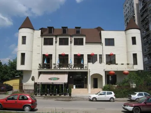 Family Hotel Marsina - Image 1