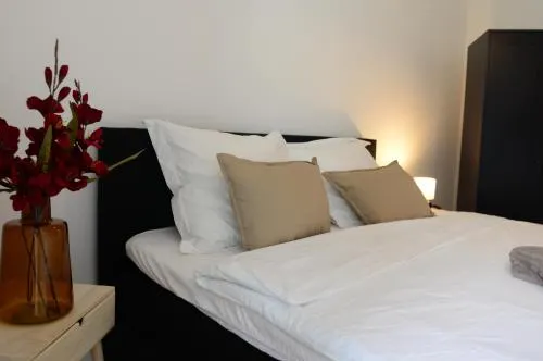 Cosy 2BDR Apartment, Terrace - Image 1