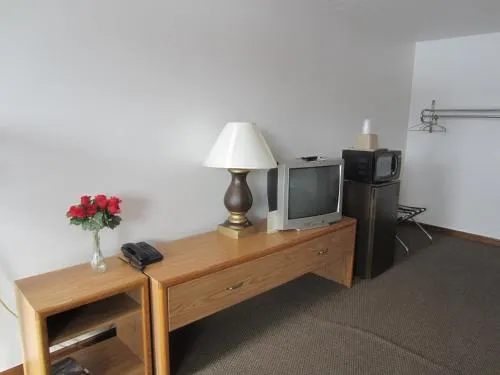 Cloud 9 Motel - Image 1