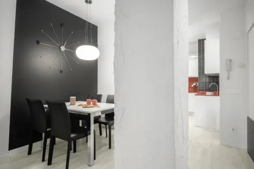 Picasso - Local Rentss - Image 1