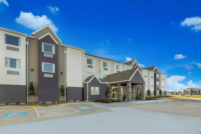 Red Roof Inn Sulphur - Image 1