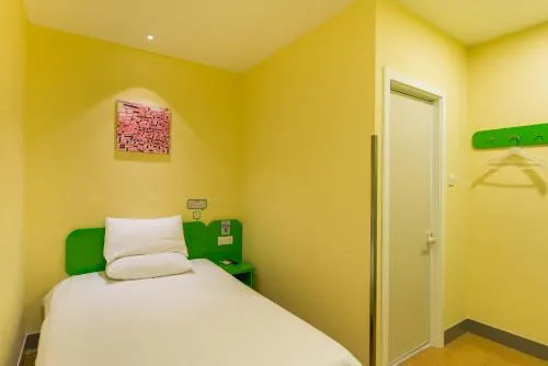 Hi Inn Shanghai North Out Bund - Image 1