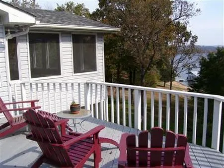 Anchor Inn on the Lake - Image 1