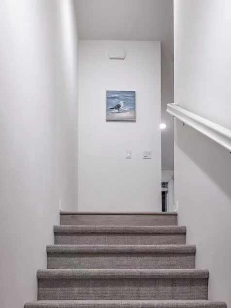 Near ONT Modern Designer Stay Bright Chic Spacious - Image 1