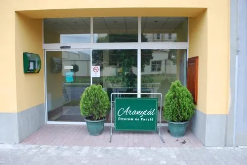 Aranytal Hotel - Image 1