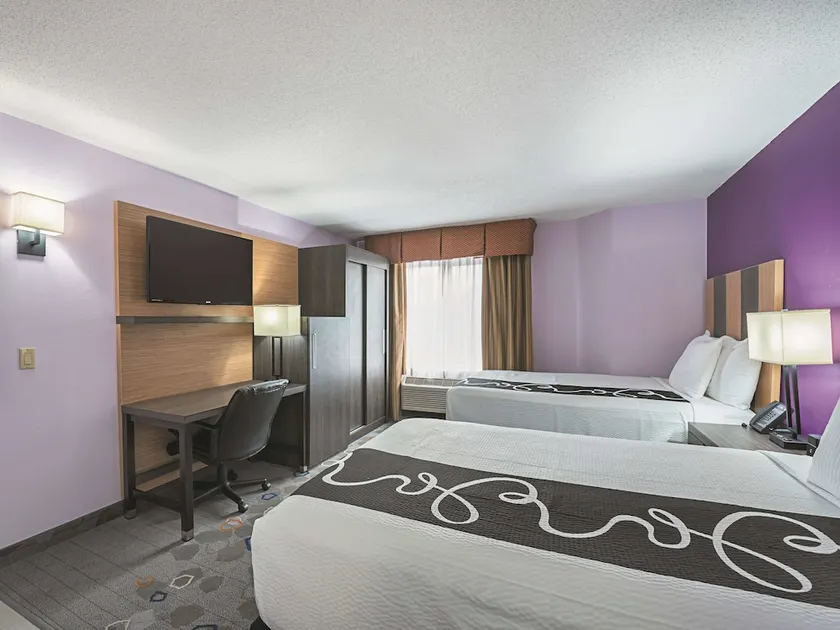La Quinta Inn & Suites Minneapolis Northwest - Image 1