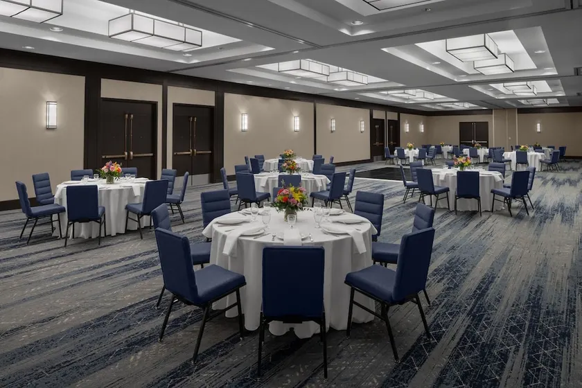 Wyndham Pittsburgh University Center - Image 1