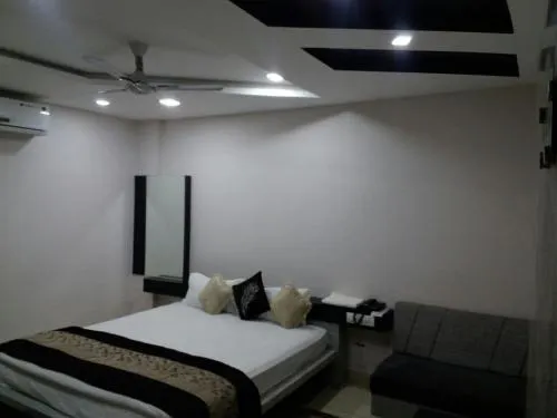 Hotel Surbhi Palace - Image 1