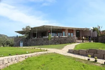 Assos Mitillini Butik Otel - Image 1