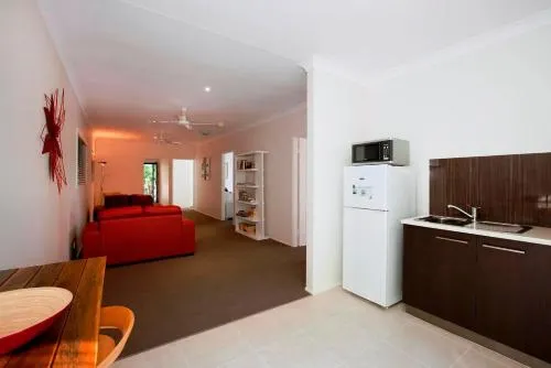 Mt Coolum Retreat 'A Bed & Breakfast' - Image 1