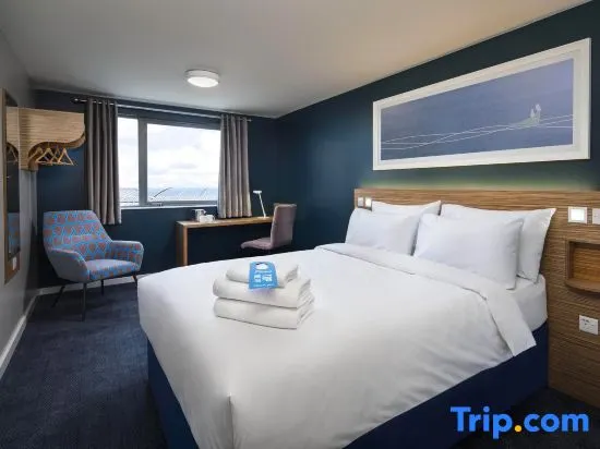 Travelodge Witney - Image 1
