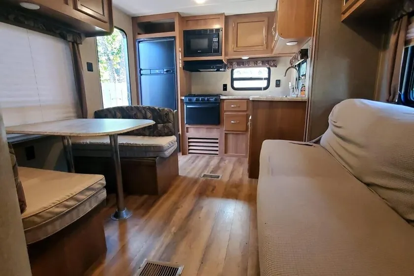 Serene Pinehurst Camper - Sleeps 2 - Pet Friendly - Image 1