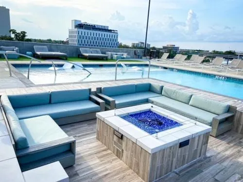 Upscale SoHo WaterFront 2 Bedroom Brand New Condo - Image 1