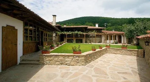 The House With The Vine Guest House - Image 1