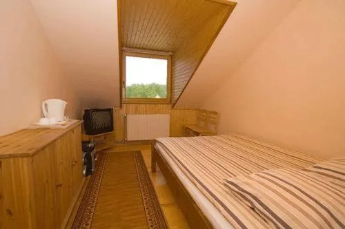 Melnais Starkis - Image 1