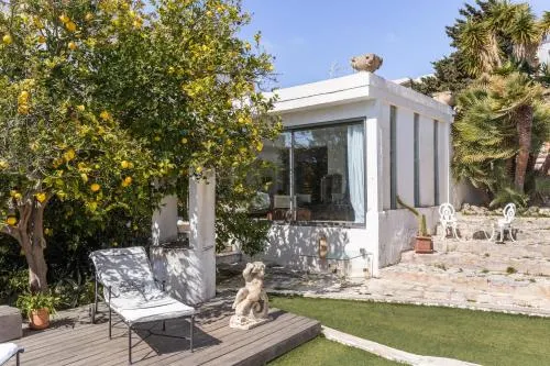 Pool House - Image 1