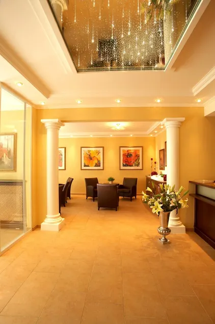 Hotel Olympia - Image 1