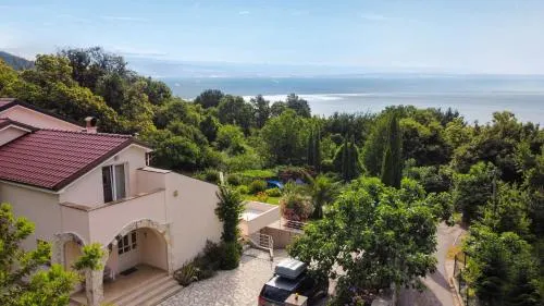 Domizil Opatija A&N, Villa mit Pool, Wohlfühloase zum genießen - Image 1