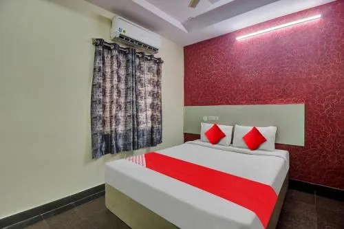 Flagship Hotel Lavish Stay - Image 1