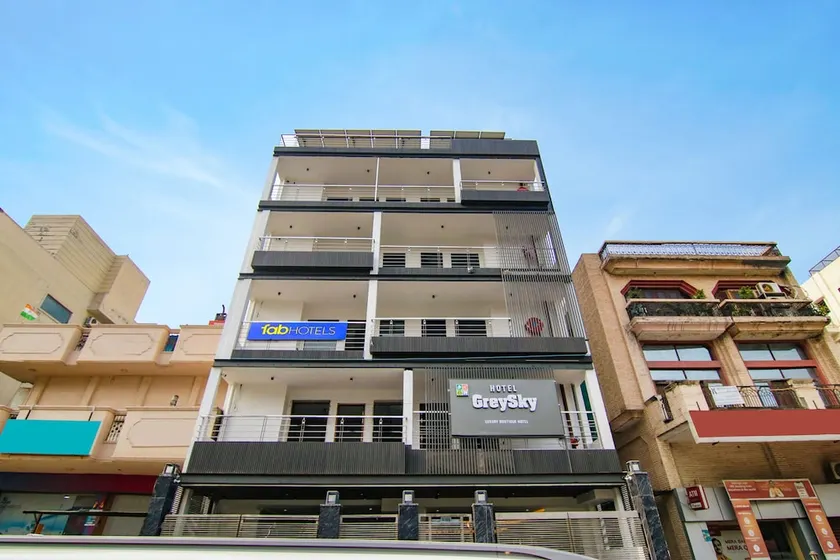 Fabhotel Greysky - Image 1