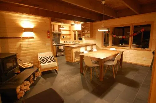 Snowy Owl Three-Bedroom Chalet - Image 1