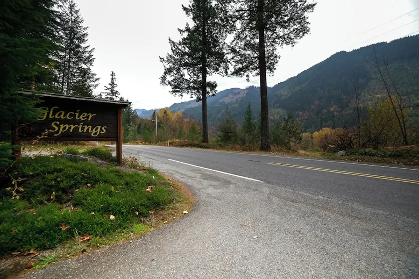21Gs - Log Cabin - Pets Ok - Sleeps 6 - Image 1