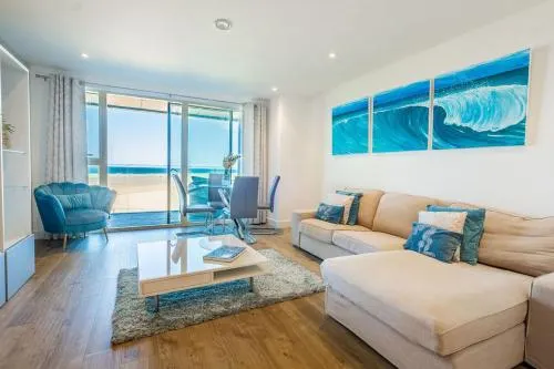 Luxury beach apartment - Image 1