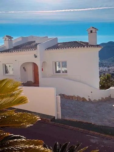 Vakantiewoning CasaLucka4enjoy private pool and mountain view regio Calpe-Jalon - Image 1