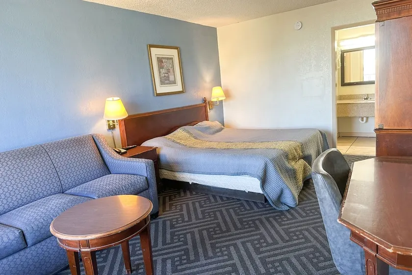 Super Inn and Suites Milledgeville - Image 1