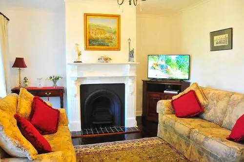 Ornee Cottage Bed & Breakfast - Image 1