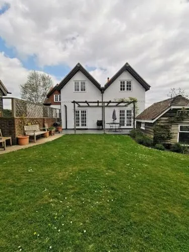 New Forest Cottage alongside Limewood Lyndhurst - Image 1