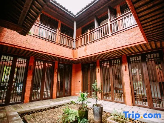 Longquan Senbo Longyuanyi Homestay - Image 1