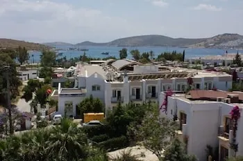 Eken Resort Hotel - Image 1