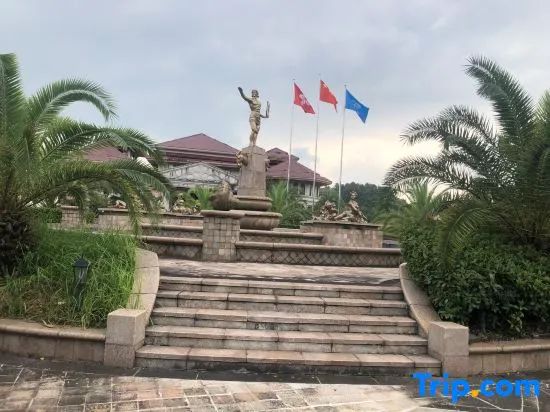 Fairy Lake Junheng Resort - Image 1