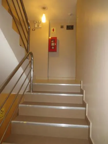 Real Suite - Image 1
