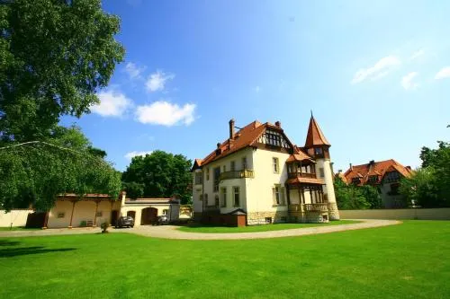 Hotel Pałacyk - Image 1