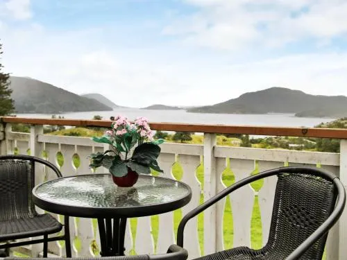 Five Bedroom Holiday home in Masfjordnes - Image 1