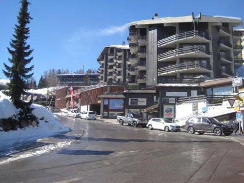 Apartment Emeraudes - Image 1