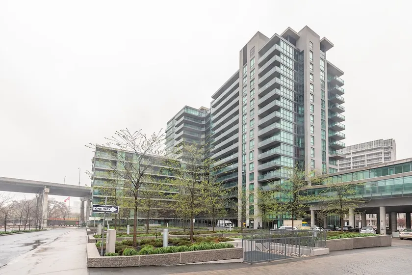Globalstay Magnificent Toronto Condos - Image 1