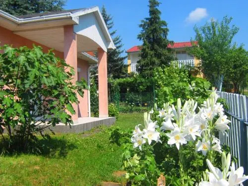 Feszek Apartmanhaz - Image 1