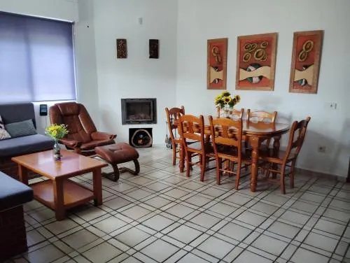 Casa con piscina y gran arboleda. - Image 1