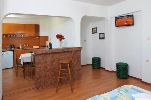 Hotel Sunrise - Image 1