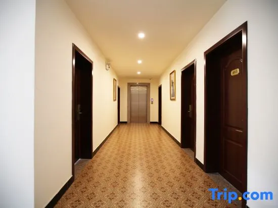 Lingchuan Baiyuan Flower Hotel - Image 1