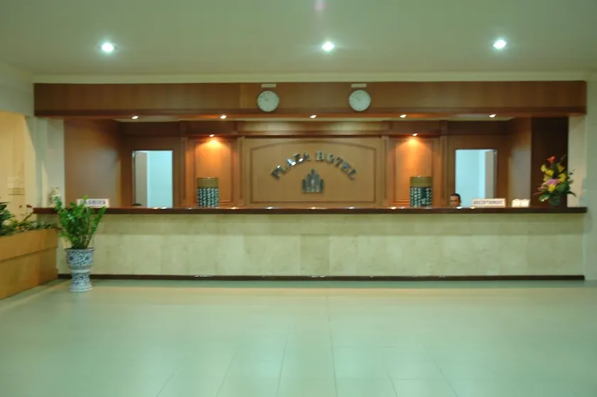 OYO 1178 Plaza Hotel Tanjung Pinang - Image 1