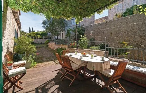 Holiday Home Milna I - Image 1