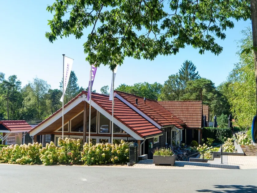 Stylish Hoenderloo Family Bungalow - Image 1