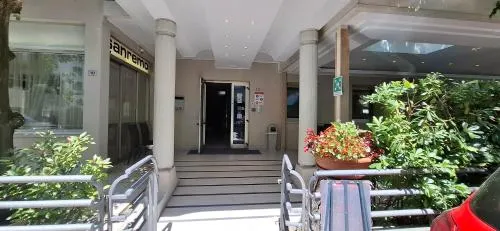 Hotel San Remo - Image 1