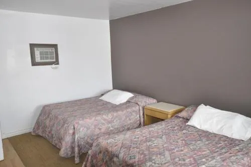 Kingsbridge Inn / Bon-Air Motel - Image 1